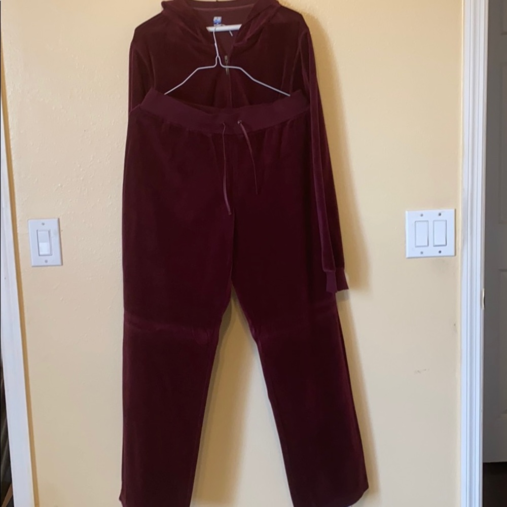 VELOUR MERLOT SORBET 2 piece Active Wear.